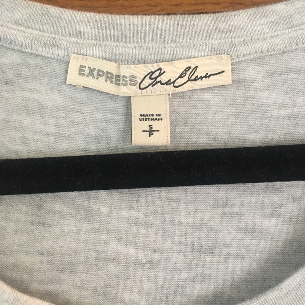 Express. Gray top. Size s - Picture 2 of 2